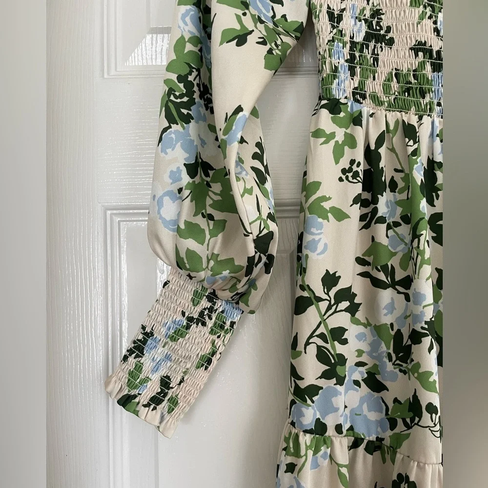 Tuckernuck - Beige w/ Blue & Green Floral Print Smocked Dress Sz XS - Picture 13 of 15